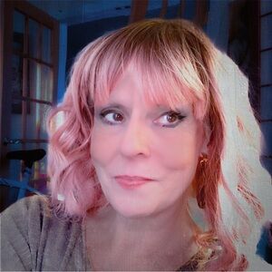 Meet your Posher, Deborah